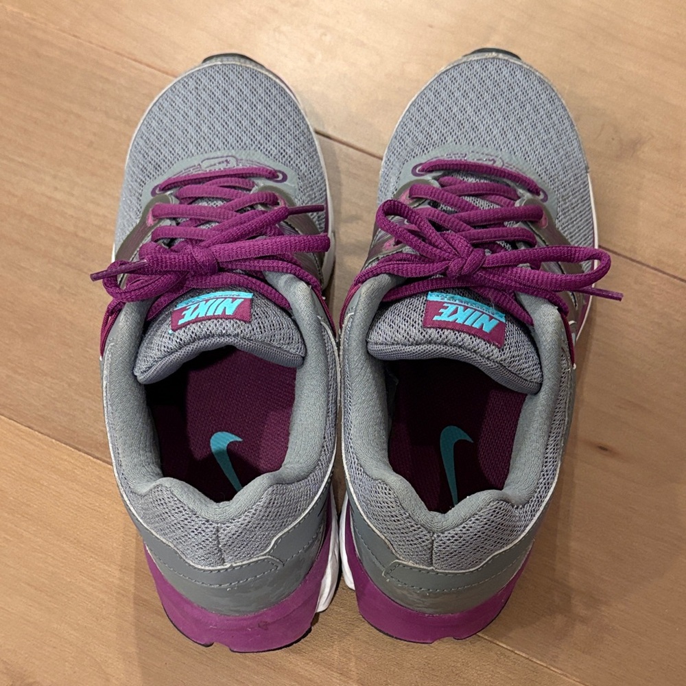 Nike Women's Gray and Magenta Sneakers